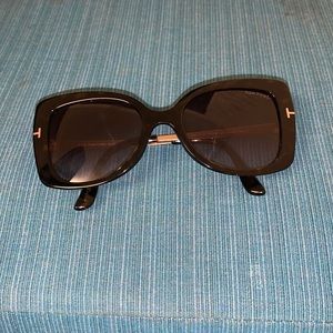 TOM FORD sunnies new
